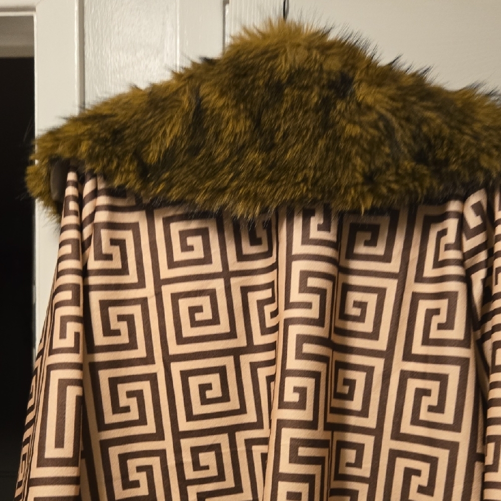 Geometric Patterned Open Front Coat with Faux Fur… - image 10